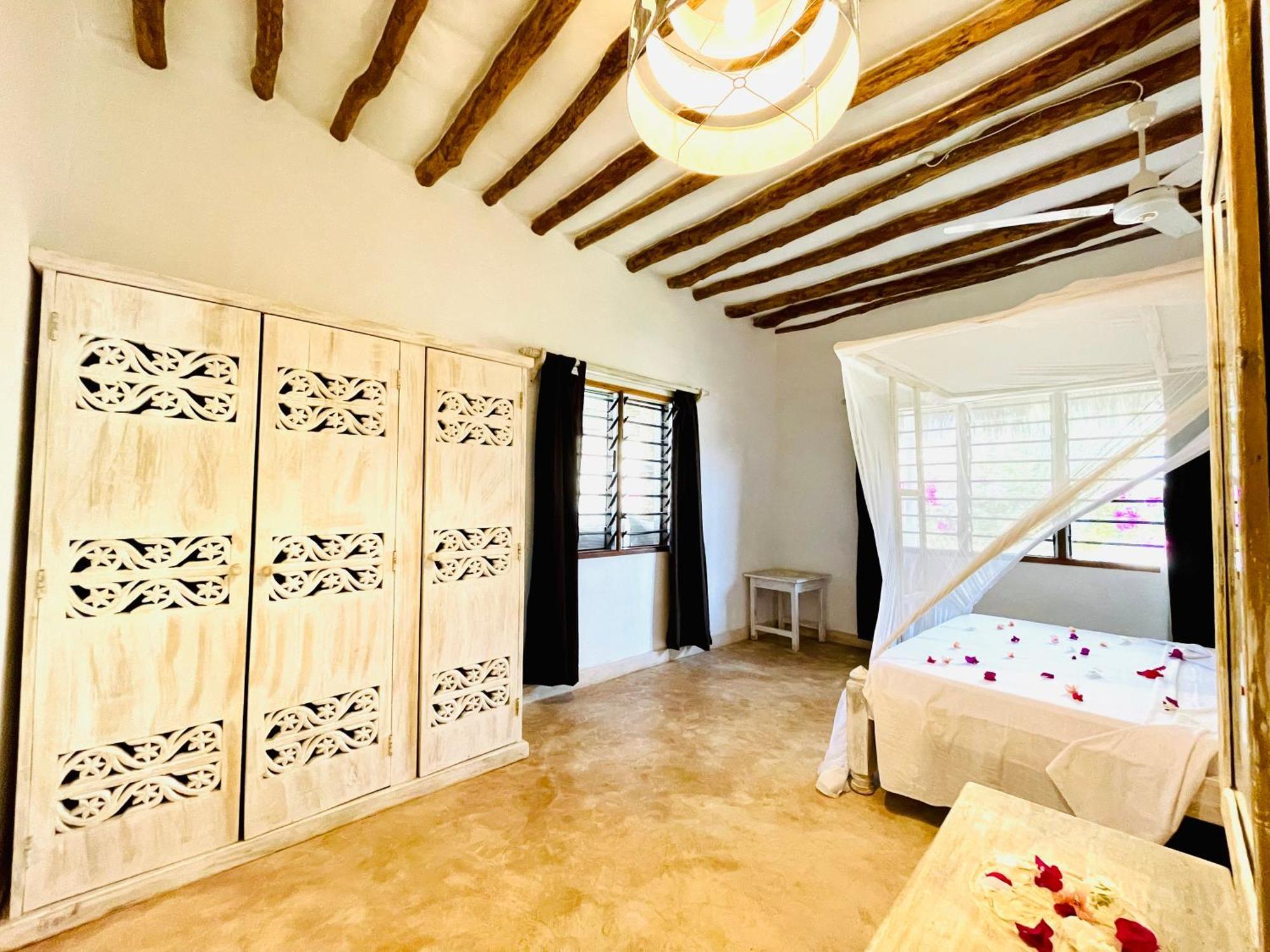 Bed and Breakfast Nyumba Ya Afrika Ватаму Экстерьер фото