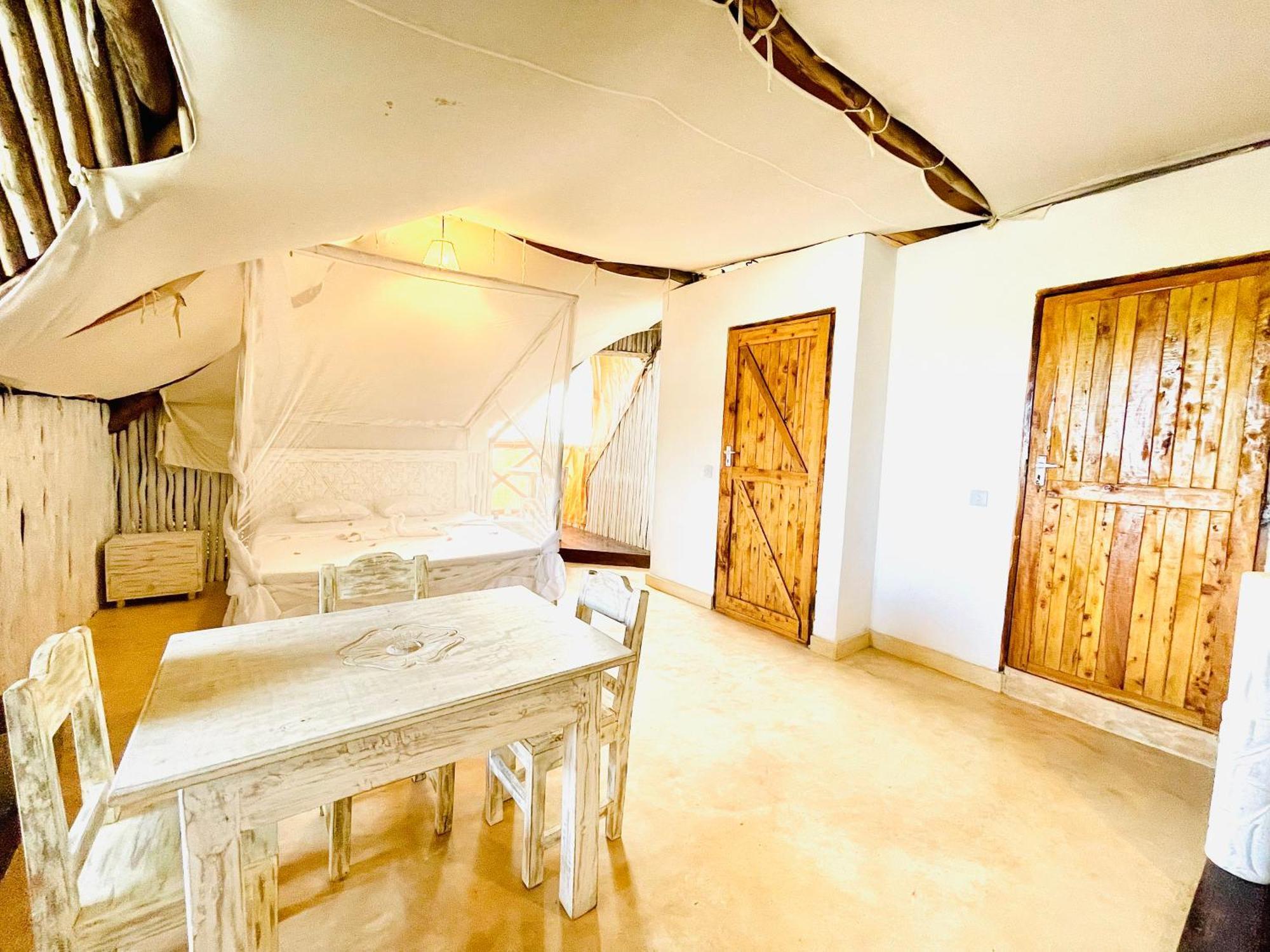Bed and Breakfast Nyumba Ya Afrika Ватаму Экстерьер фото