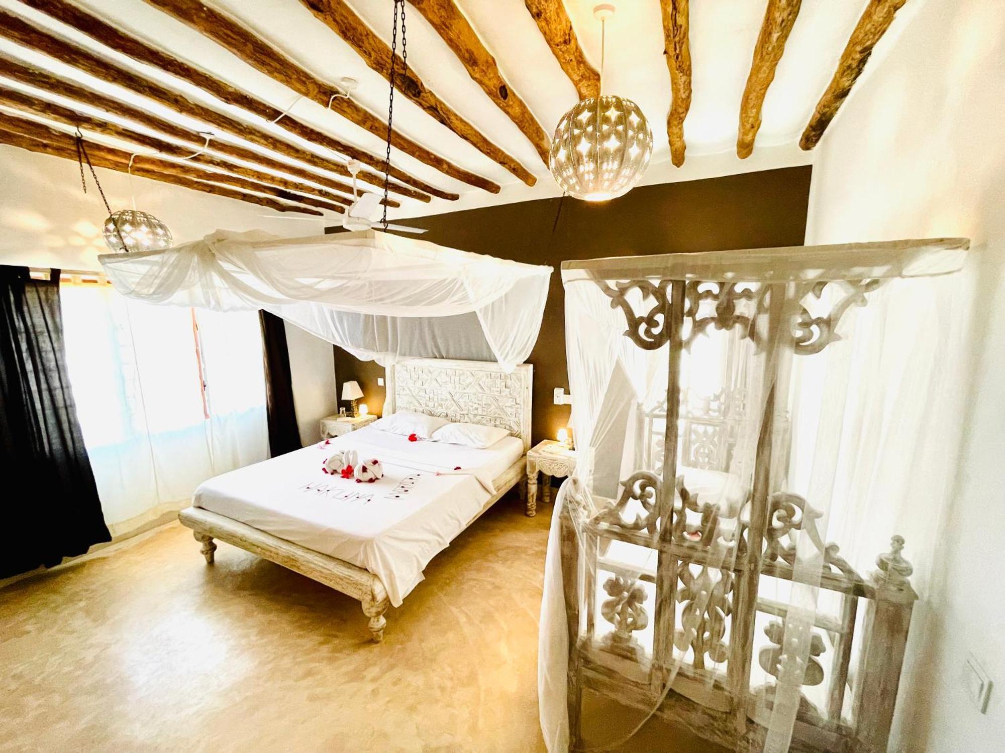 Bed and Breakfast Nyumba Ya Afrika Ватаму Экстерьер фото